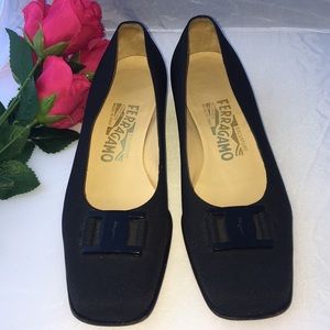 Salvatore Ferragamo Black Low Heel Shoes 7.5B EUC